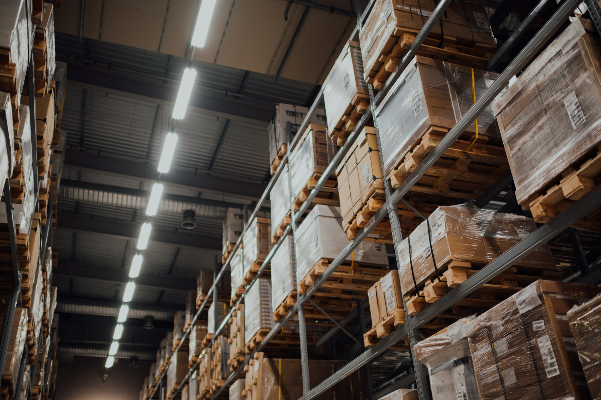 Top Benefits of Modern Retail and Warehouse Racking Solutions